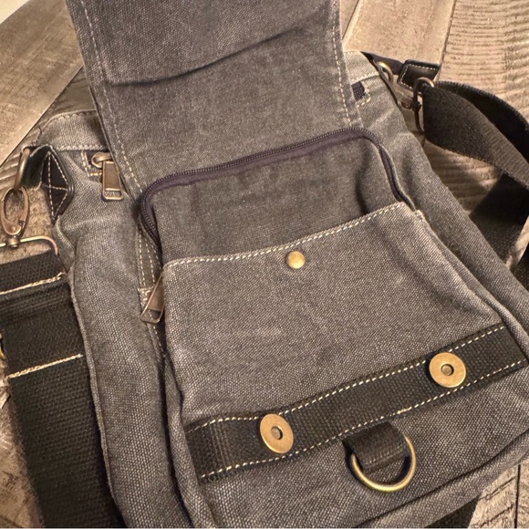 Prarie Schooner‎ Unisex Crossbody Bag Black Canvas Heavy Duty Multi Pocket - Picture 10 of 11